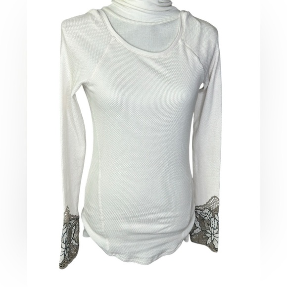 Free People Newbie Thermal Bali Babe Cuff Ivory Medium - Picture 2 of 6